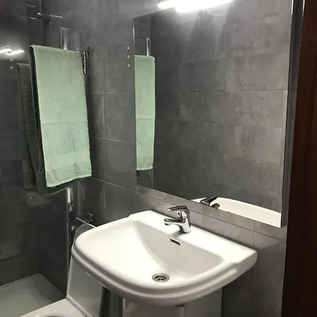 아파트 Fantastic Paradise With Wifi 아데제